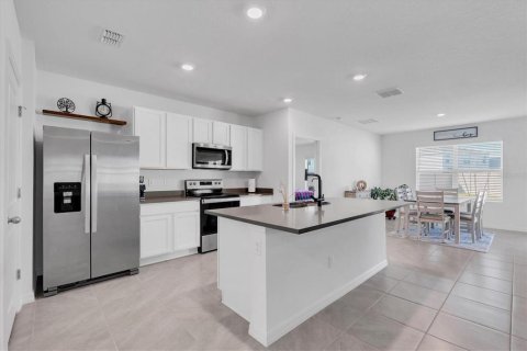 Villa ou maison à vendre à Wesley Chapel, Floride: 3 chambres, 157 m2 № 2234567 - photo 6