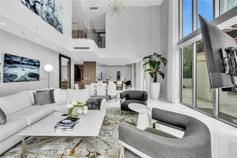 Condo in Sunny Isles Beach, Florida, 6 bedrooms № 2153692 - photo 3