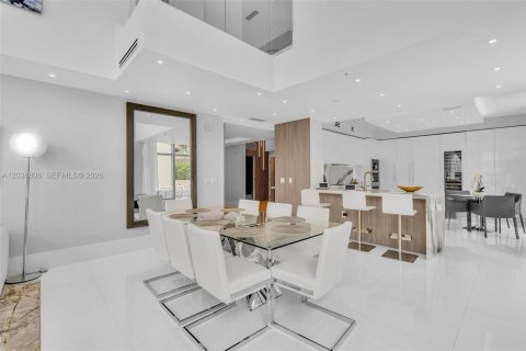 Condo in Sunny Isles Beach, Florida, 6 bedrooms № 2153692 - photo 12