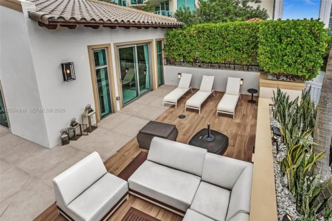 Condo in Sunny Isles Beach, Florida, 6 bedrooms № 2153692 - photo 28