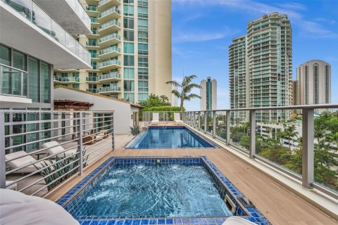 Condo in Sunny Isles Beach, Florida, 6 bedrooms № 2153692 - photo 4