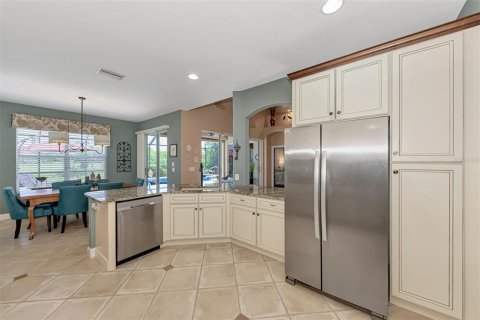 House in Port Charlotte, Florida 4 bedrooms, 240.34 sq.m. № 2222669 - photo 14