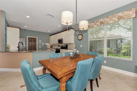 House in Port Charlotte, Florida 4 bedrooms, 240.34 sq.m. № 2222669 - photo 18