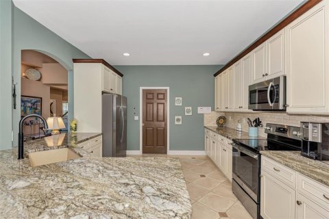 House in Port Charlotte, Florida 4 bedrooms, 240.34 sq.m. № 2222669 - photo 11