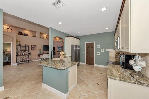 House in Port Charlotte, Florida 4 bedrooms, 240.34 sq.m. № 2222669 - photo 12