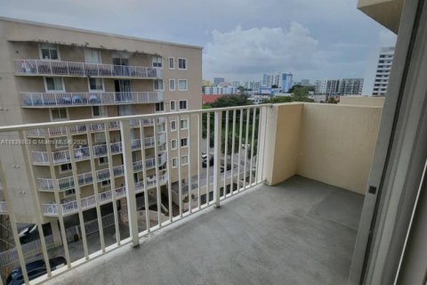 Copropriété à louer à Miami, Floride: 2 chambres № 1830638 - photo 15