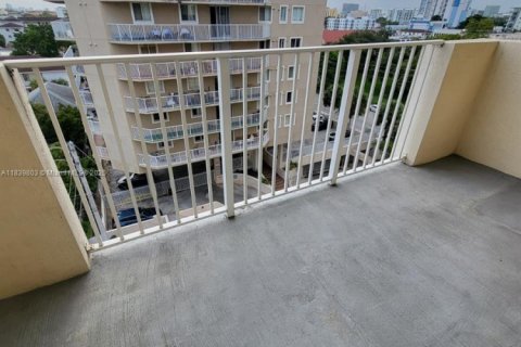 Copropriété à louer à Miami, Floride: 2 chambres № 1830638 - photo 16