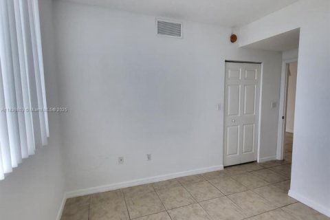 Copropriété à louer à Miami, Floride: 2 chambres № 1830638 - photo 8