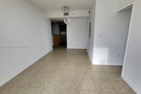 Copropriété à louer à Miami, Floride: 2 chambres № 1830638 - photo 5