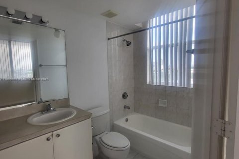 Copropriété à louer à Miami, Floride: 2 chambres № 1830638 - photo 13
