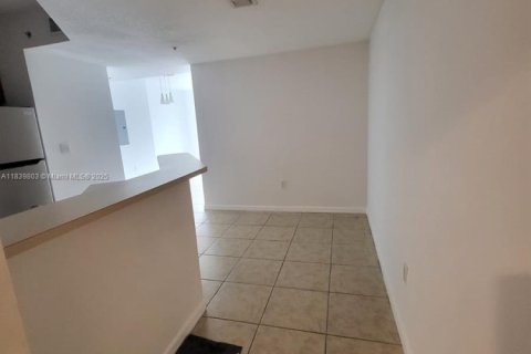 Copropriété à louer à Miami, Floride: 2 chambres № 1830638 - photo 3