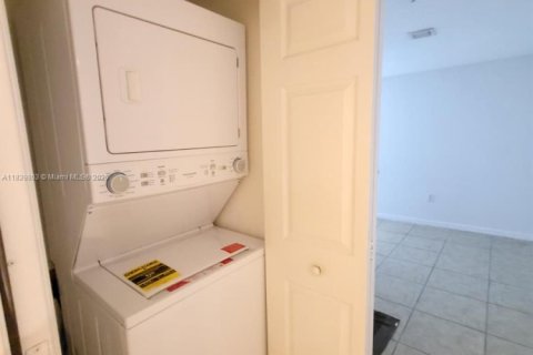 Copropriété à louer à Miami, Floride: 2 chambres № 1830638 - photo 18