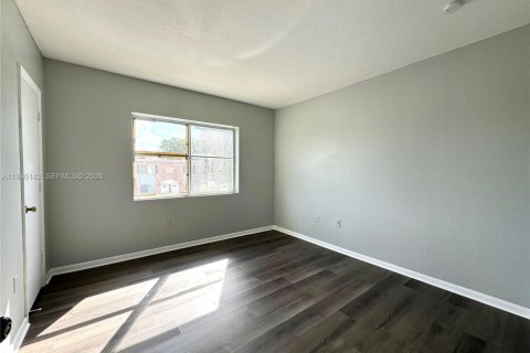 Copropriété à louer à Miami, Floride: 3 chambres, 106.84 m2 № 2002868 - photo 13