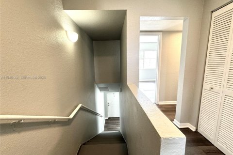 Copropriété à louer à Miami, Floride: 3 chambres, 106.84 m2 № 2002868 - photo 18