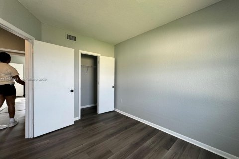 Copropriété à louer à Miami, Floride: 3 chambres, 106.84 m2 № 2002868 - photo 11