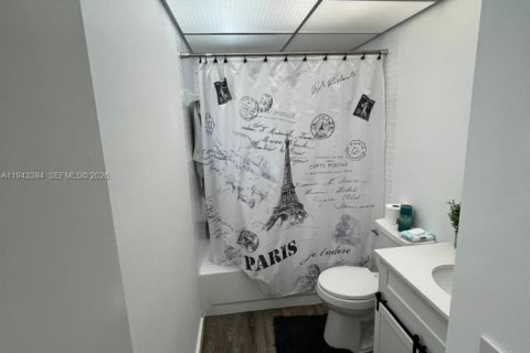 Condominio en alquiler en Miami, Florida, 2 dormitorios, 89.65 m2 № 2001470 - foto 12