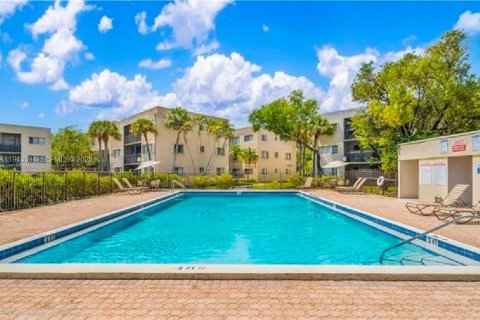 Condominio en alquiler en Miami, Florida, 2 dormitorios, 89.65 m2 № 2001470 - foto 14