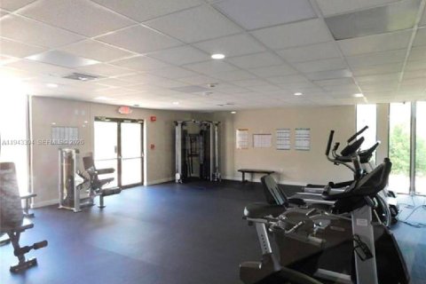 Condominio en alquiler en Miami, Florida, 2 dormitorios, 89.65 m2 № 2001470 - foto 17