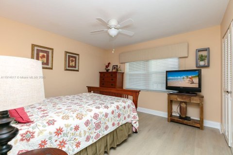 Condo in Sunrise, Florida, 2 bedrooms  № 1968537 - photo 15