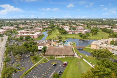 Condo in Sunrise, Florida, 2 bedrooms  № 1968537 - photo 26