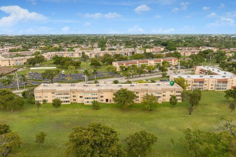 Condo in Sunrise, Florida, 2 bedrooms  № 1968537 - photo 25