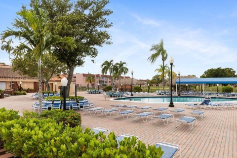 Condo in Sunrise, Florida, 2 bedrooms  № 1968537 - photo 3