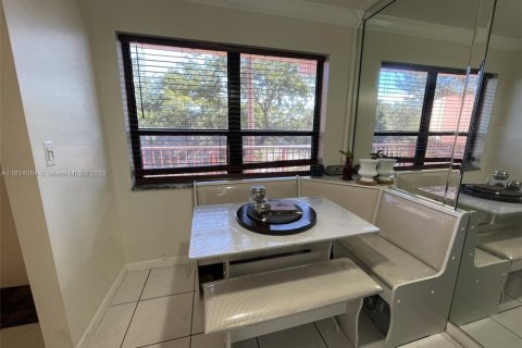 Condominio en venta en Plantation, Florida, 2 dormitorios, 90.12 m2 № 1766459 - foto 2