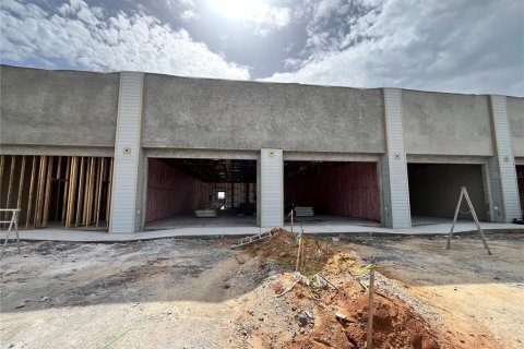 Propiedad comercial en alquiler en Haines City, Florida № 2139518 - foto 2
