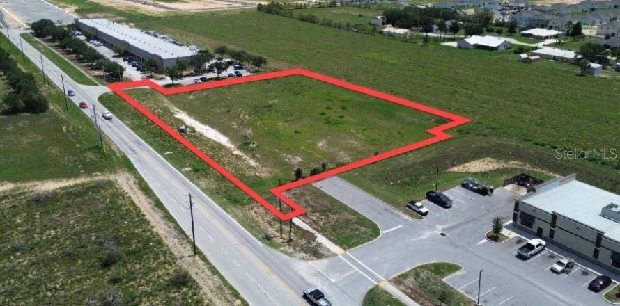 Immobilier commercial à Haines City, Floride № 2139518
