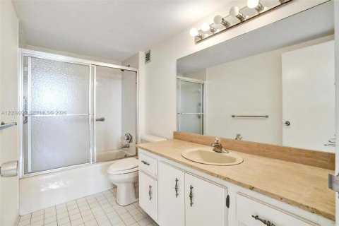 Copropriété à louer à Hallandale Beach, Floride: 2 chambres, 130.06 m2 № 2169047 - photo 22