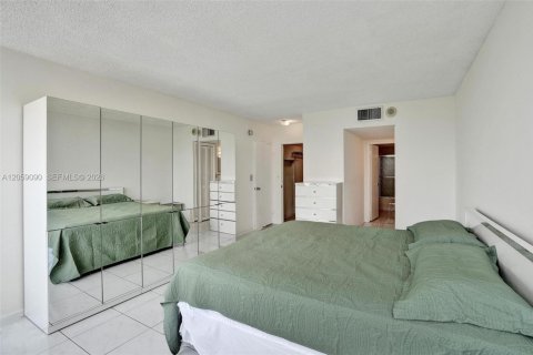 Copropriété à louer à Hallandale Beach, Floride: 2 chambres, 130.06 m2 № 2169047 - photo 18