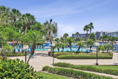 Copropriété à louer à Hallandale Beach, Floride: 2 chambres, 130.06 m2 № 2169047 - photo 3