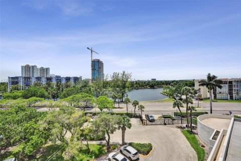 Copropriété à louer à Hallandale Beach, Floride: 2 chambres, 130.06 m2 № 2169047 - photo 28