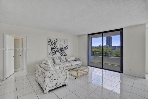 Copropriété à louer à Hallandale Beach, Floride: 2 chambres, 130.06 m2 № 2169047 - photo 5