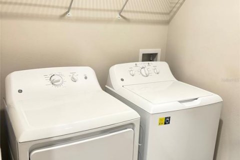 House in Wimauma, Florida 5 bedrooms, 224.36 sq.m. № 1817392 - photo 10