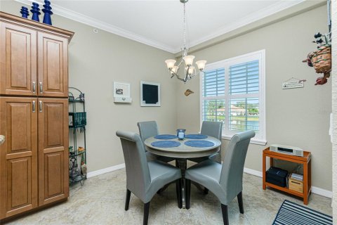 Condo in Venice, Florida, 2 bedrooms № 2101149 - photo 13
