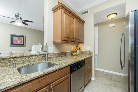 Condo in Venice, Florida, 2 bedrooms № 2101149 - photo 16