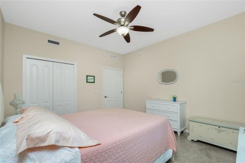 Condo in Venice, Florida, 2 bedrooms № 2101149 - photo 25