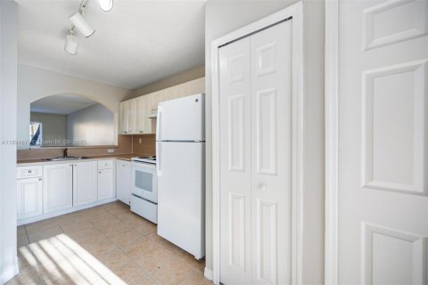 Condo in Homestead, Florida, 2 bedrooms  № 1944127 - photo 5