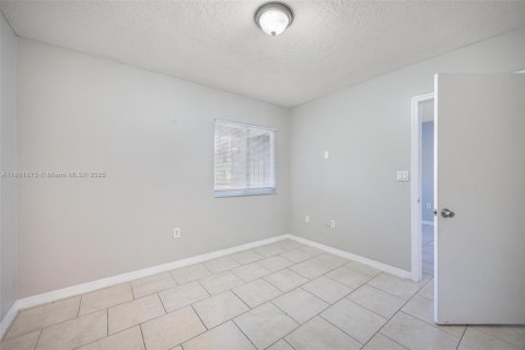 Condo in Homestead, Florida, 2 bedrooms  № 1944127 - photo 16