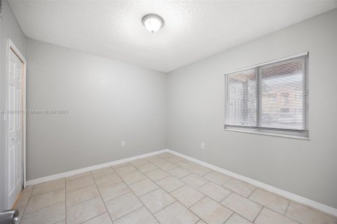 Condo in Homestead, Florida, 2 bedrooms  № 1944127 - photo 14