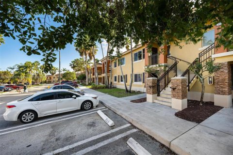 Condo in Homestead, Florida, 2 bedrooms  № 1944127 - photo 2