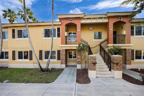 Condo in Homestead, Florida, 2 bedrooms  № 1944127 - photo 1