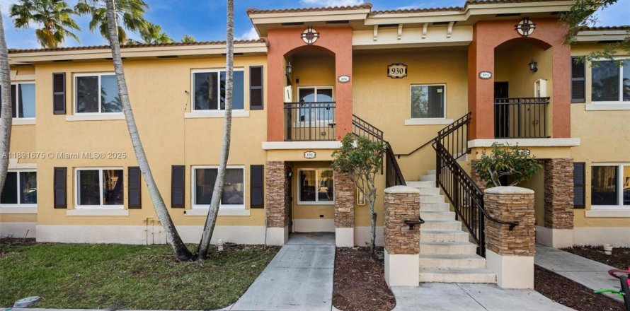 Condo in Homestead, Florida, 2 bedrooms № 1944127
