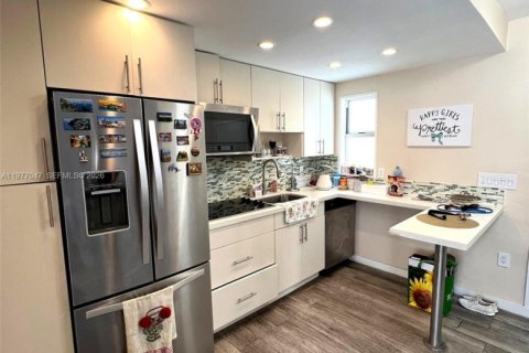 Copropriété à louer à Miami Beach, Floride: 1 chambre, 59.27 m2 № 2041529 - photo 4