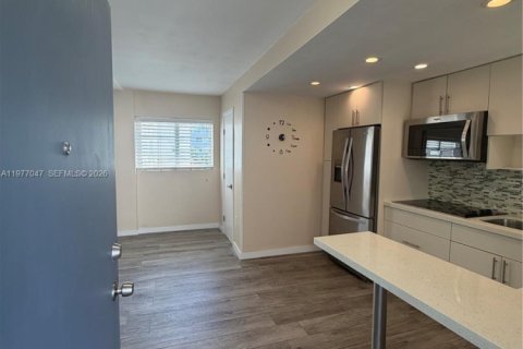 Copropriété à louer à Miami Beach, Floride: 1 chambre, 59.27 m2 № 2041529 - photo 13