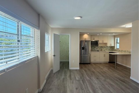 Copropriété à louer à Miami Beach, Floride: 1 chambre, 59.27 m2 № 2041529 - photo 12