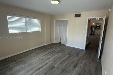 Copropriété à louer à Miami Beach, Floride: 1 chambre, 59.27 m2 № 2041529 - photo 10