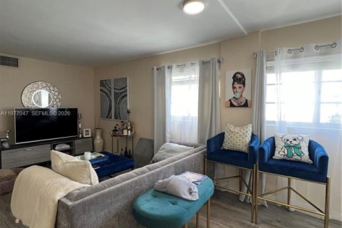 Copropriété à louer à Miami Beach, Floride: 1 chambre, 59.27 m2 № 2041529 - photo 2