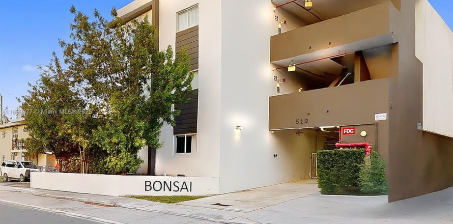 Apartment in Miami, Florida 1 bedroom, 55.74 sq.m. № 1951798